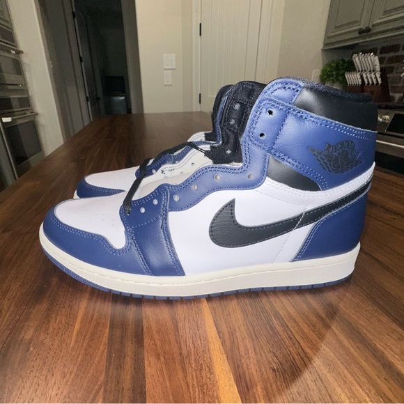 Jordan 1 Retro High Top - Picture 1 of 12